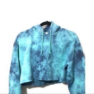 Blue tie die crop top